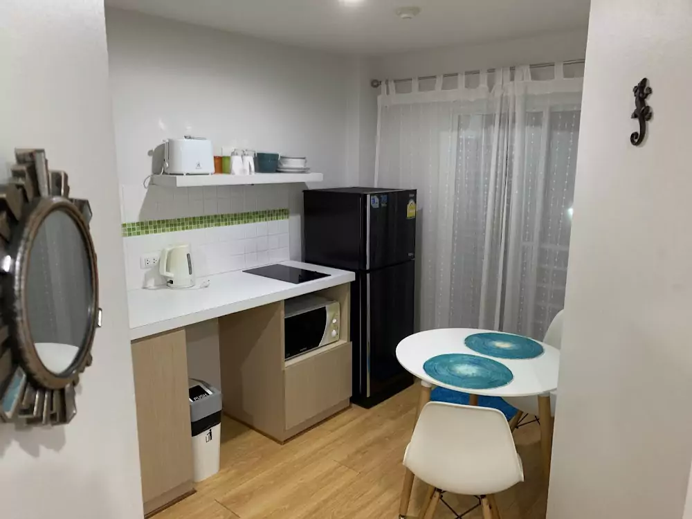 Kathu, Plus Condo 1 opening hours