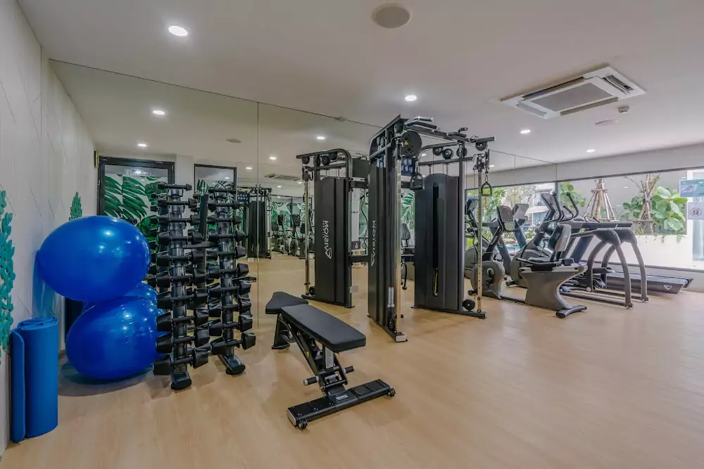 Карон, Phuket Emerald Beach Resort найти