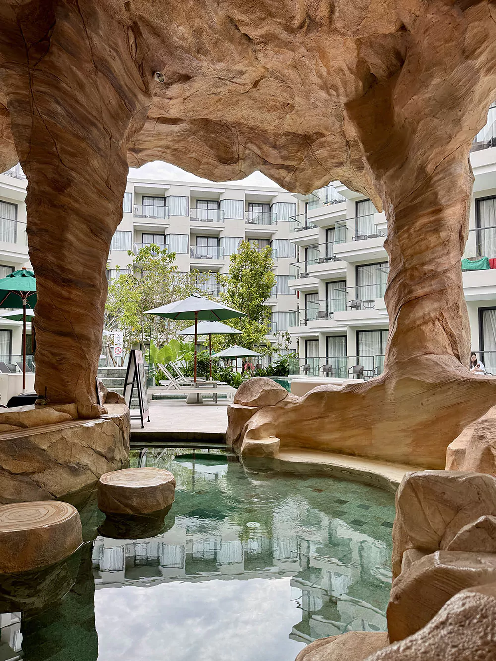 Карон, Отель Phuket Emerald Beach найти