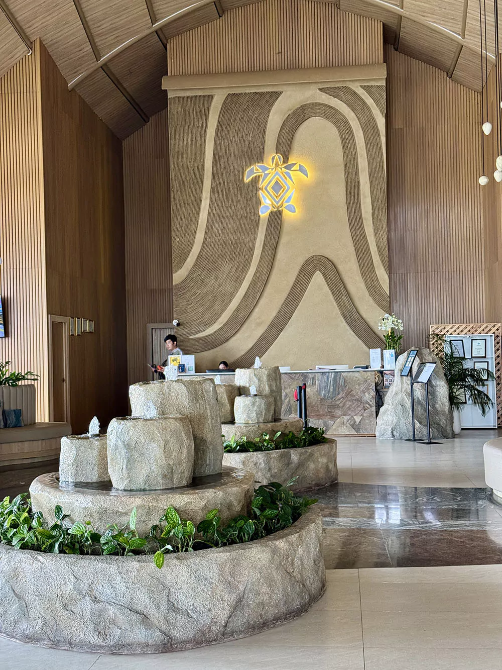 Карон, Отель Phuket Emerald Beach где находится