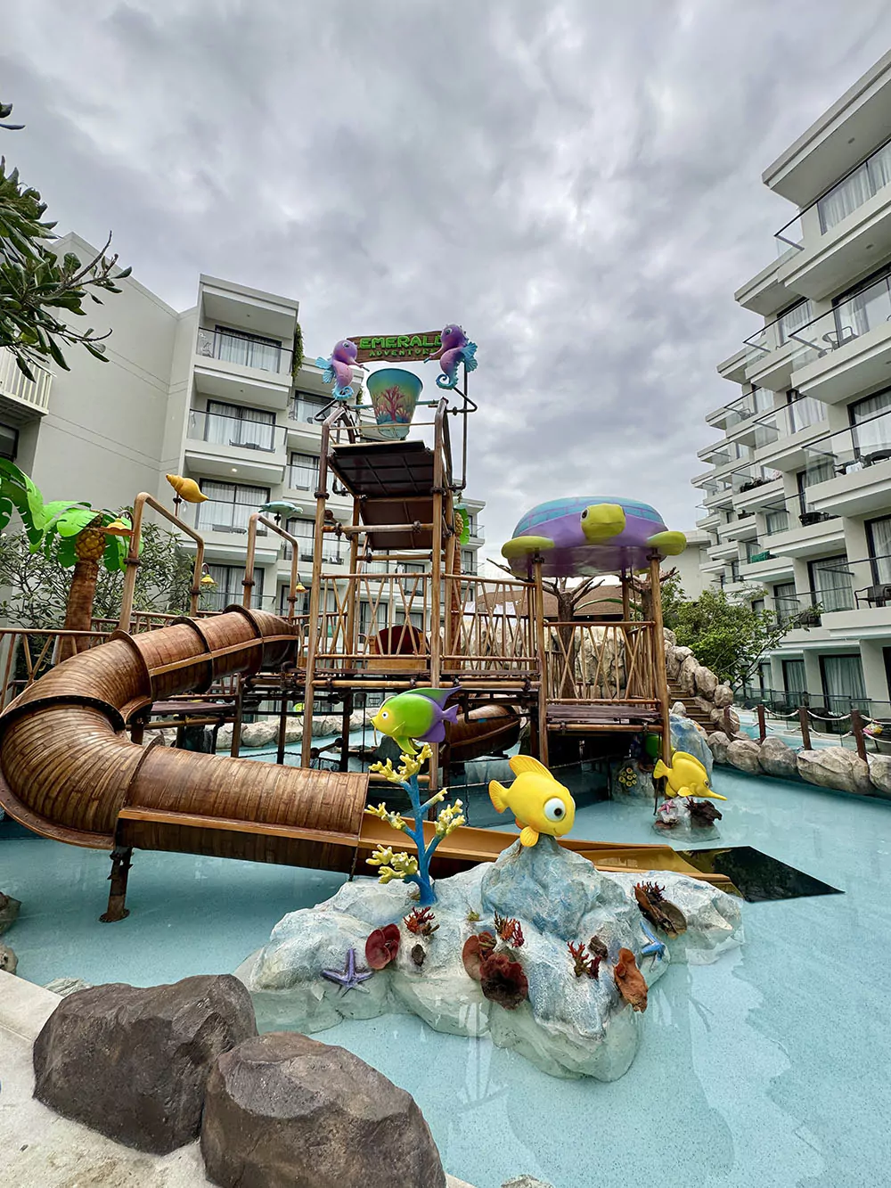 Карон, Отель Phuket Emerald Beach сходить