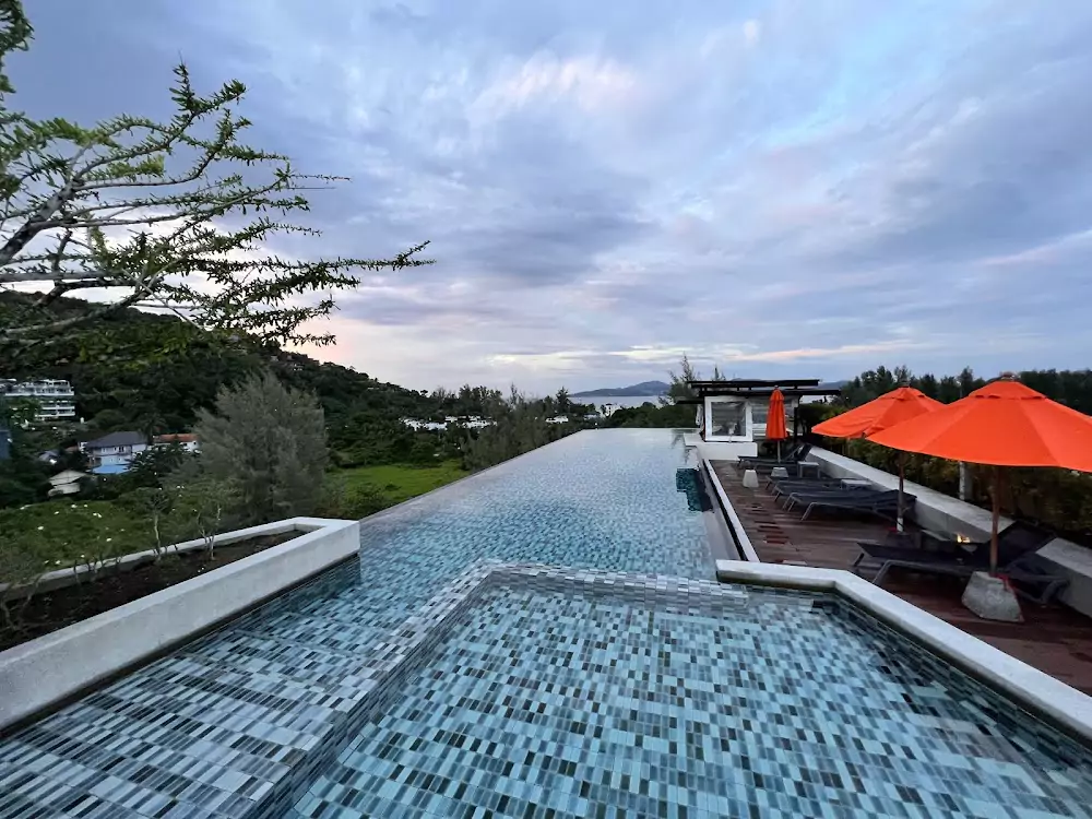 Bang Tao, 6th Avenue Surin Condominium opening hours