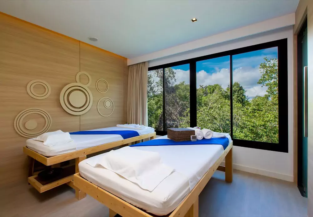 Nai Harn, Utopia Naiharn Serviced Residence how to get there