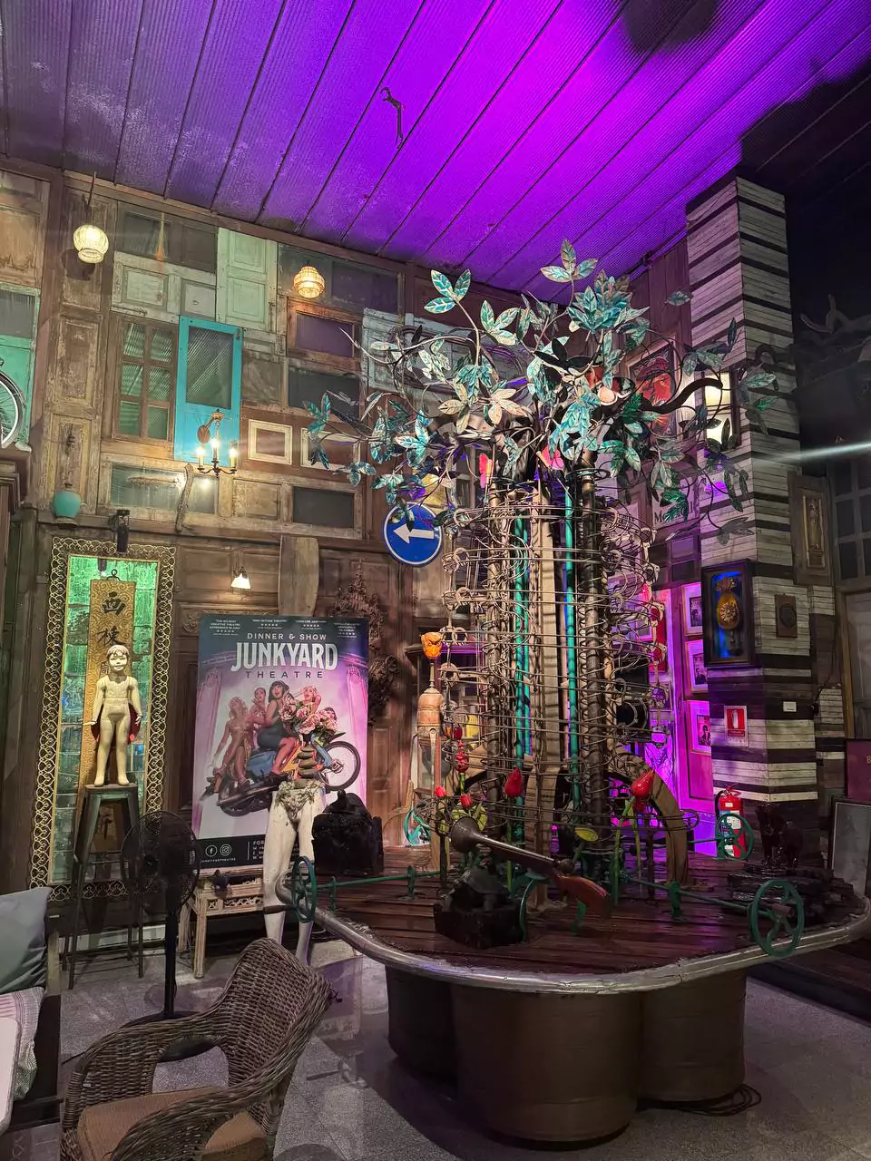 Rassada, Junkyard Theatre Phuket working hours
