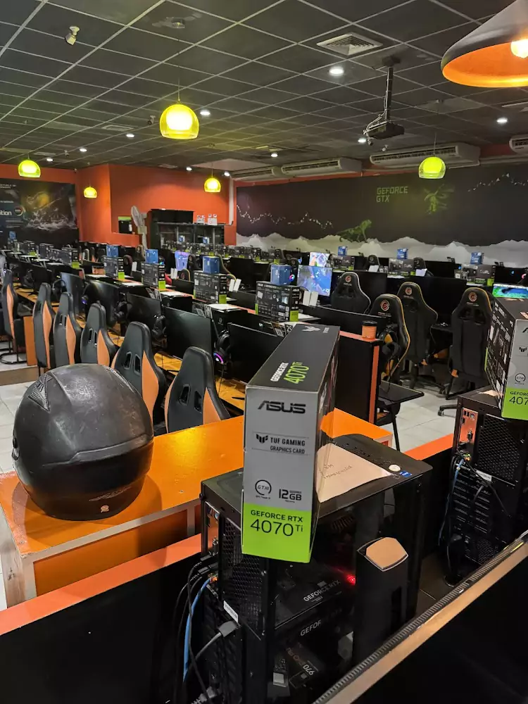 Phuket Town, Triple X E-Sport route