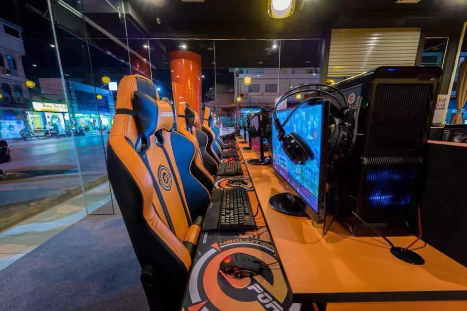 Phuket Town, Triple X E-Sport directions
