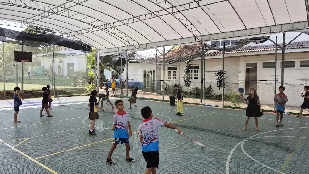 Раваи, Lighthouse Primary International School Phuket время работы