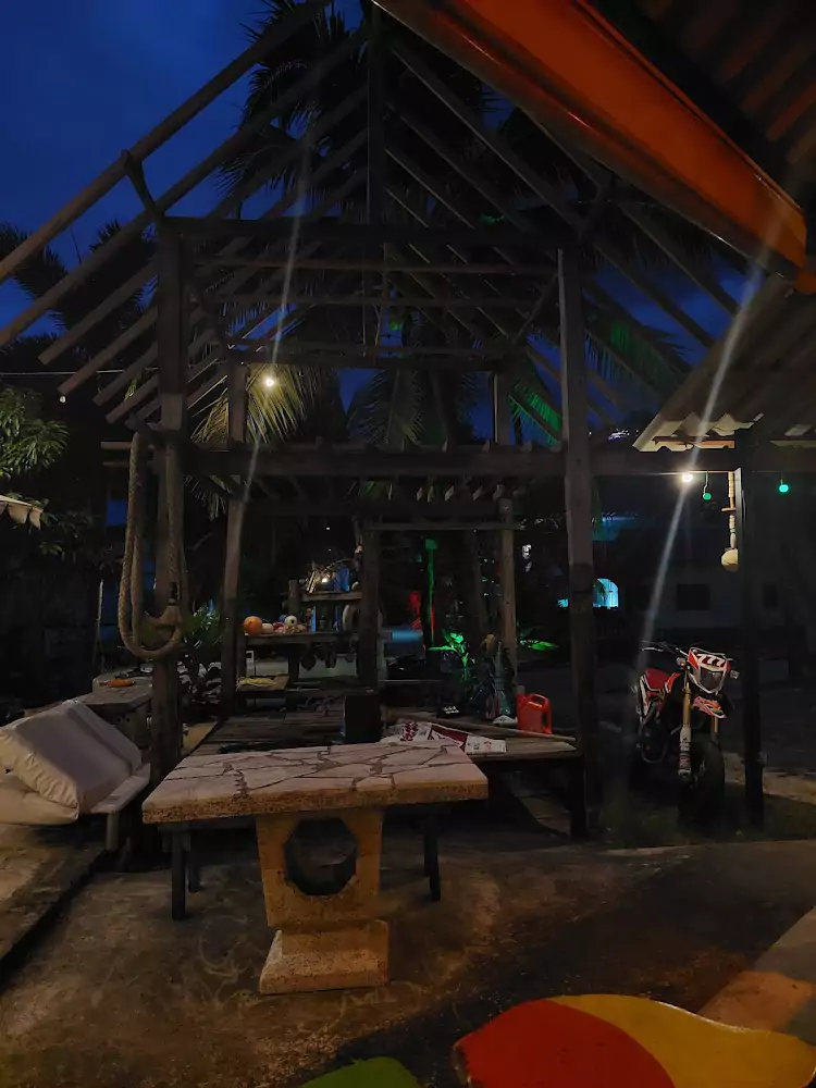 Ката, Stone Bar and Surfskate карта