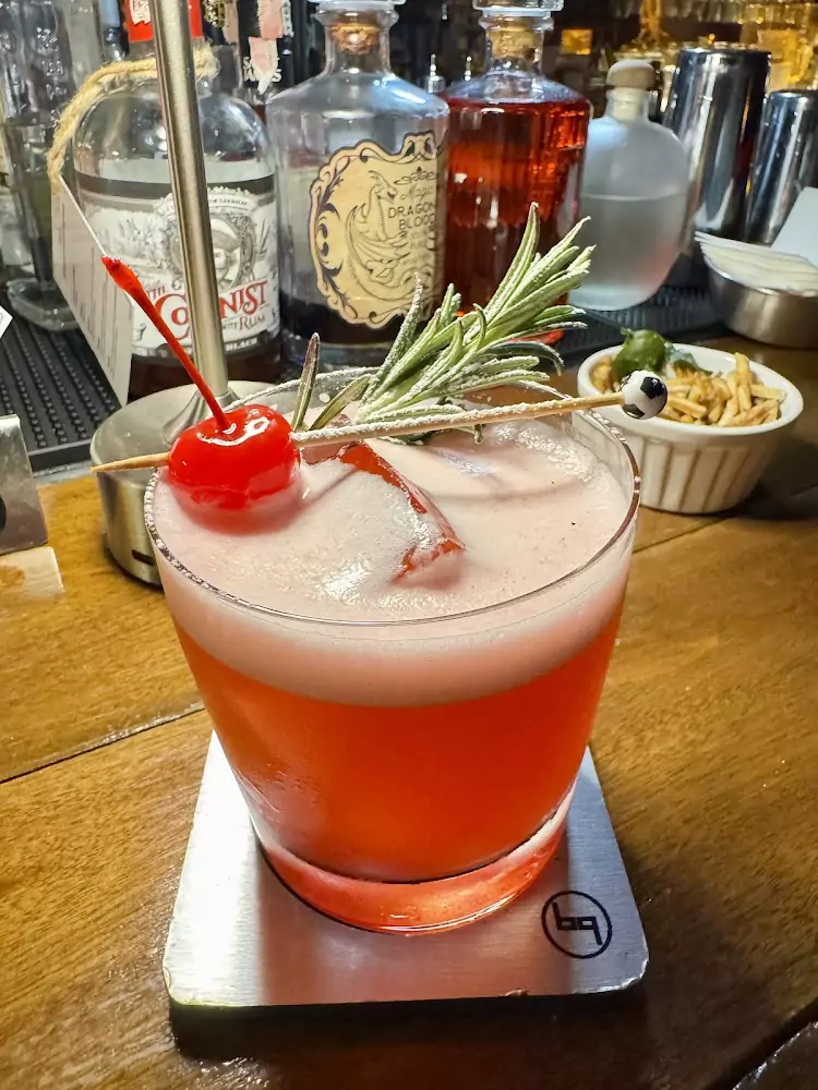 Пхукет таун, BRIQ bar как добраться