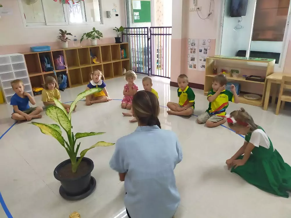Вичит, Rainbow Montessori Kindergarten Phuket время работы