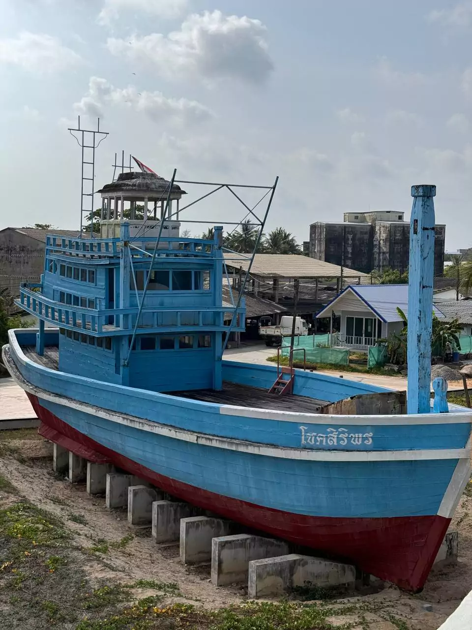 Пхангнга, Ban Nam Khem Tsunami Museum сходить