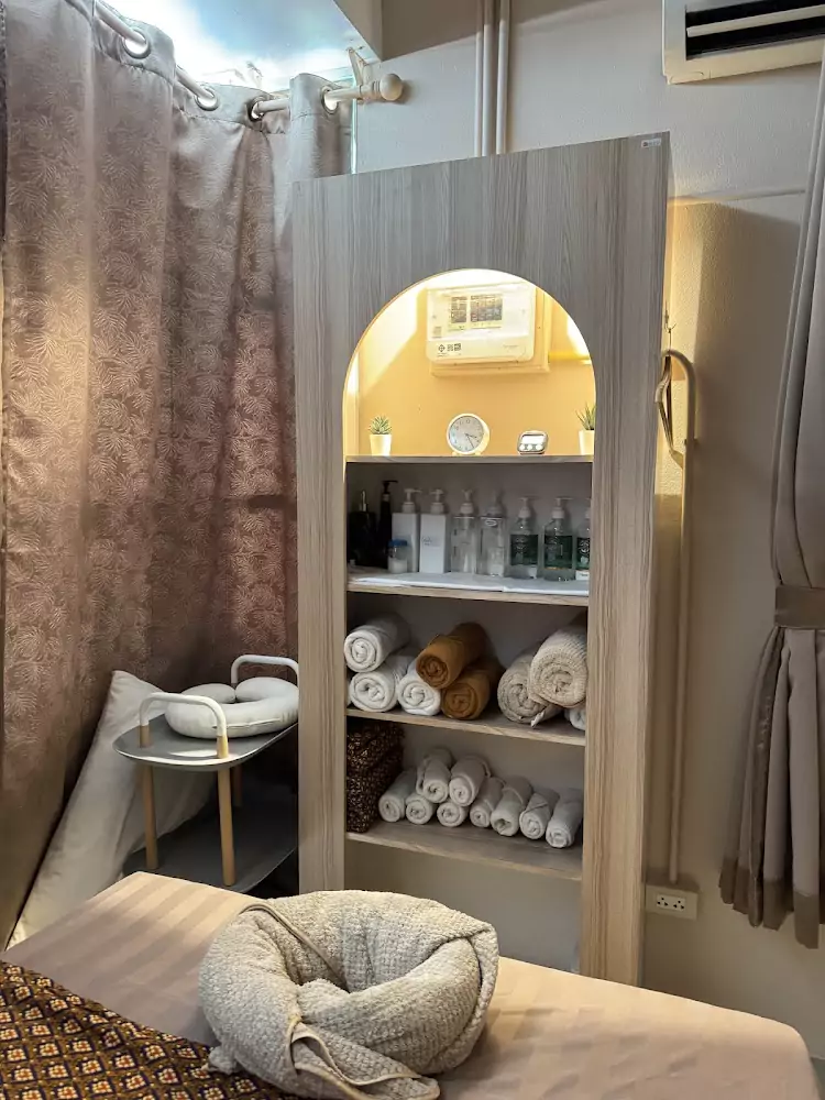 Kathu, Chic Massage Phuket route