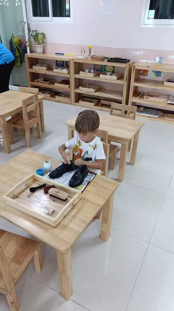 Вичит, Rainbow Montessori Kindergarten Phuket время работы