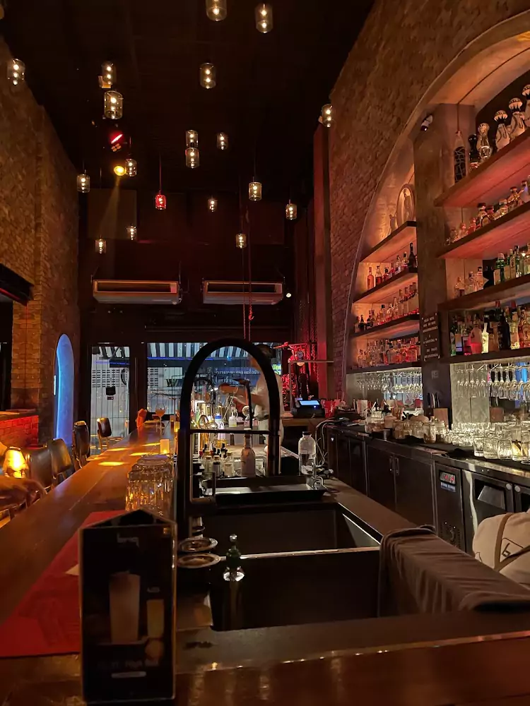 Пхукет таун, BRIQ bar время работы