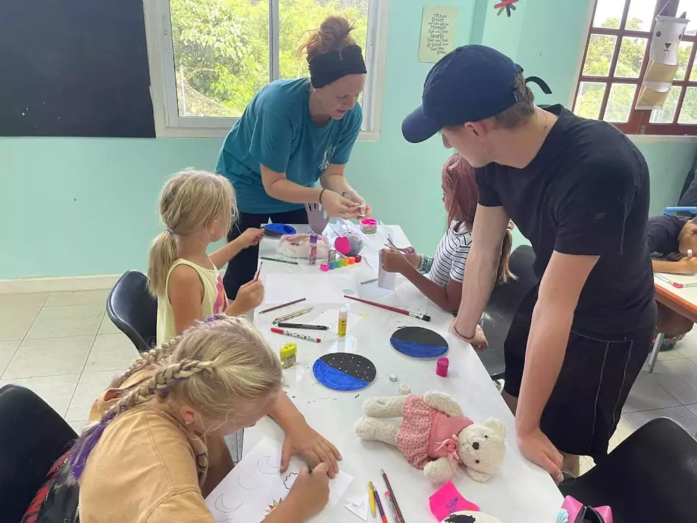 Раваи, Lighthouse Primary International School Phuket часы работы