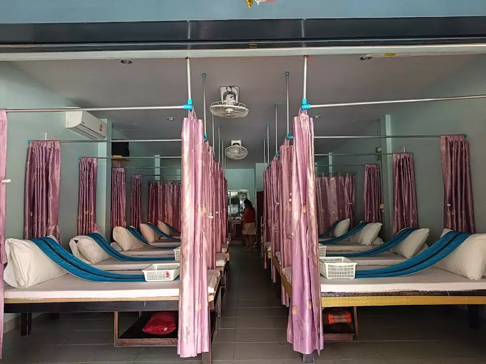 Nai Harn, Sabai Lar Massage visit
