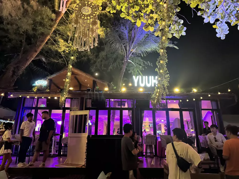 Банг Тао, YUUHI Beach Club & Karaoke найти