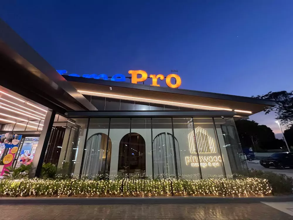 Bang Tao, Pinewood Massage and Spa route