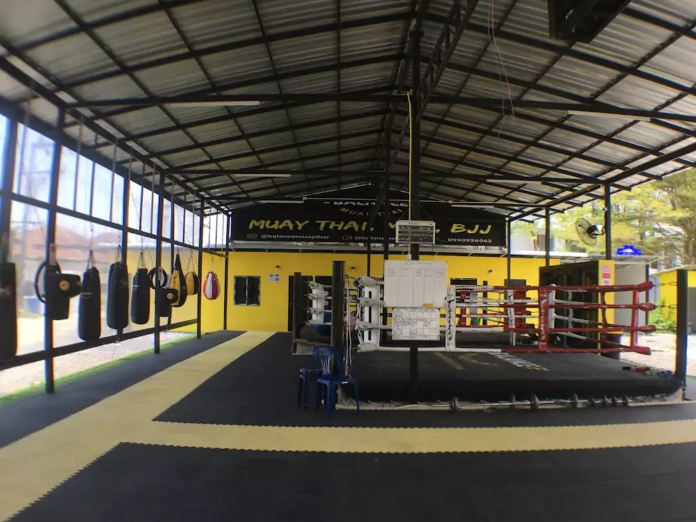 Bang Tao, Balance Muay Thai explore