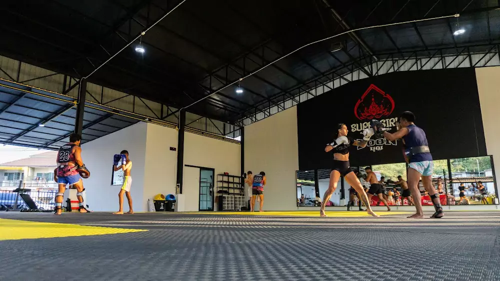 Банг Тао, Supergirl Jaroonsak Muaythai Gym адрес