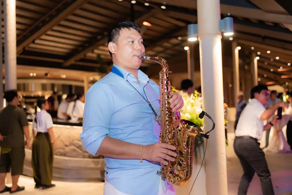 Bang Tao, RAVA Beach Club visit