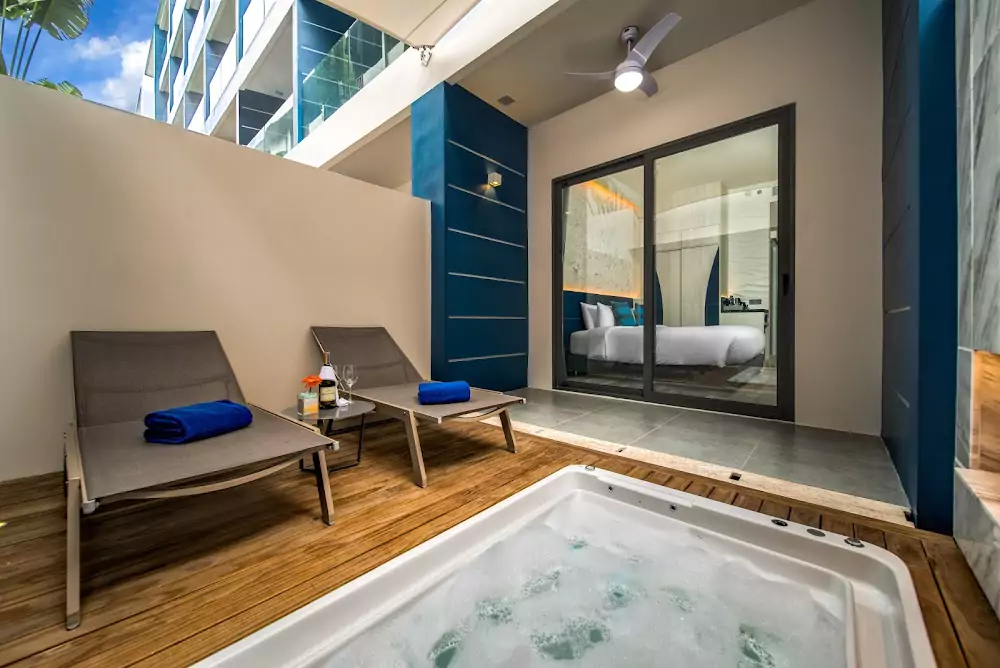 Патонг, Hotel Clover Patong Phuket часы работы