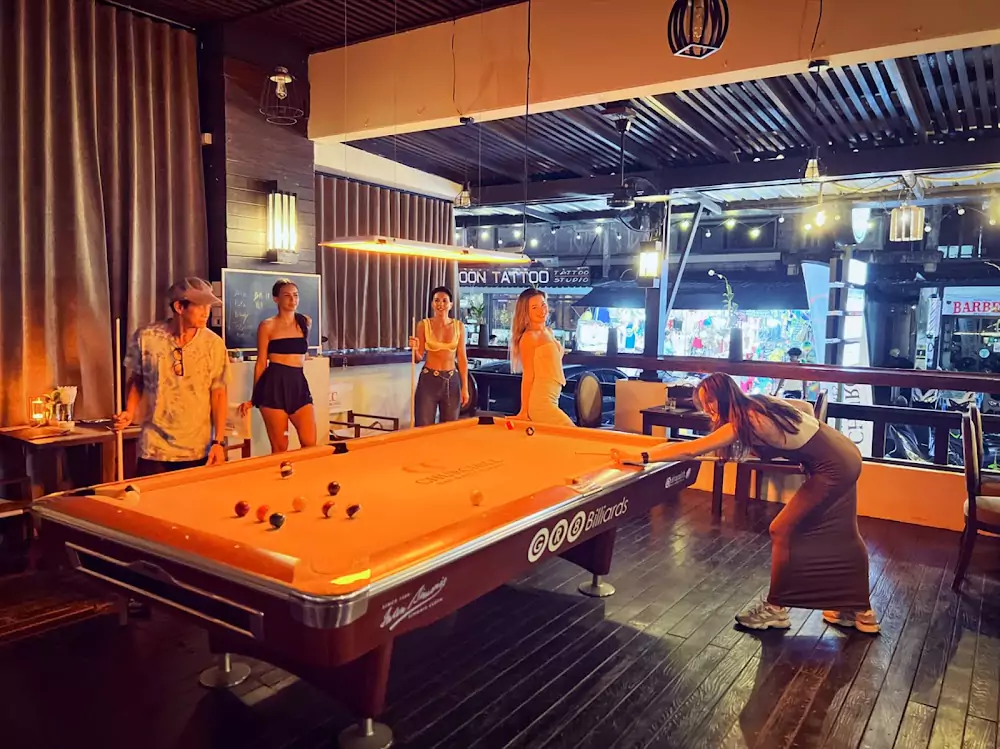 Карон, Churchill Bar and Restaurant как добраться