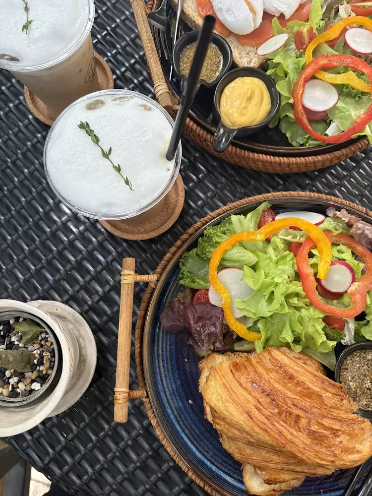 Камала, Black House Cafe найти