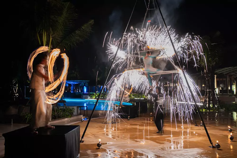 Bang Tao, RAVA Beach Club explore