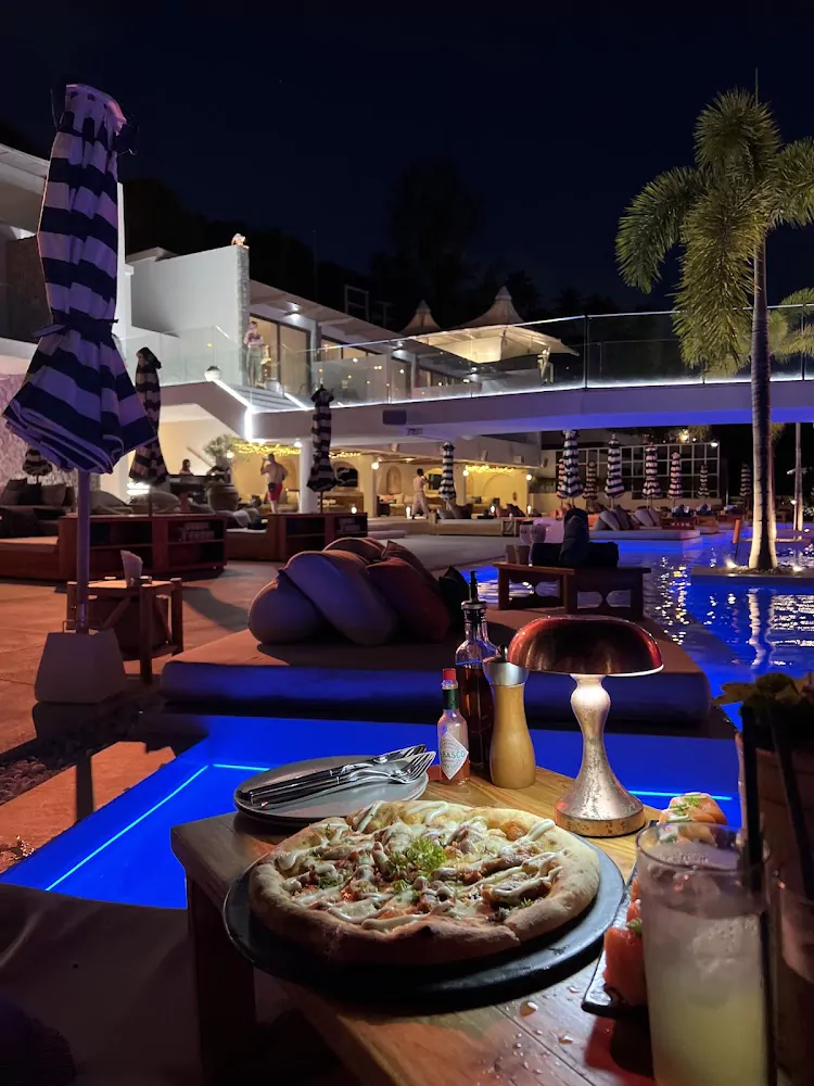 Fira Beach Club route