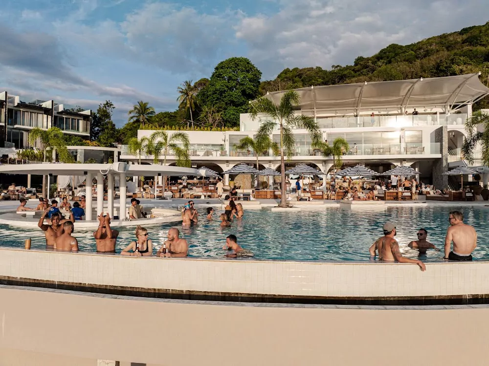 Fira Beach Club directions