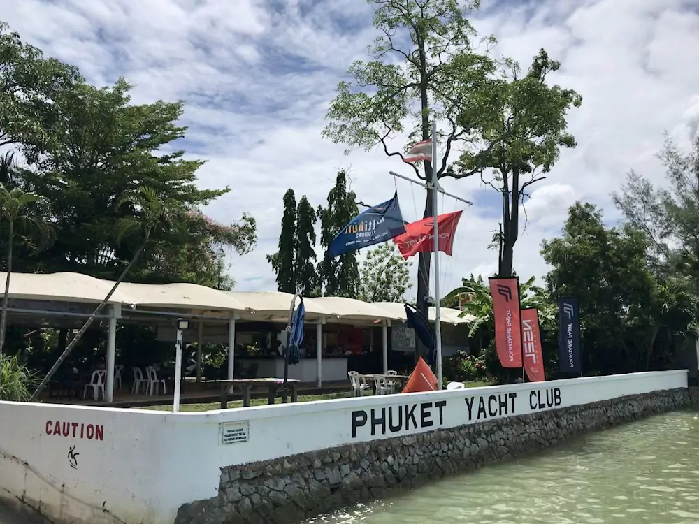 Chalong, Phuket Yacht Club opening hours
