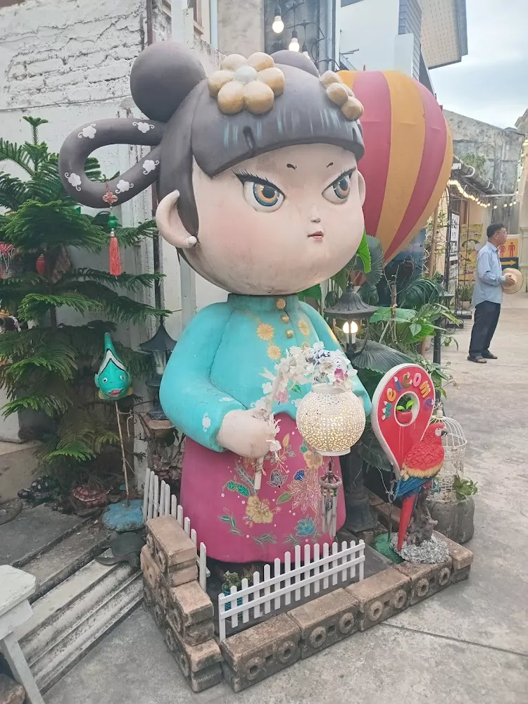 Пхукет таун, Old Town Fantasy фото