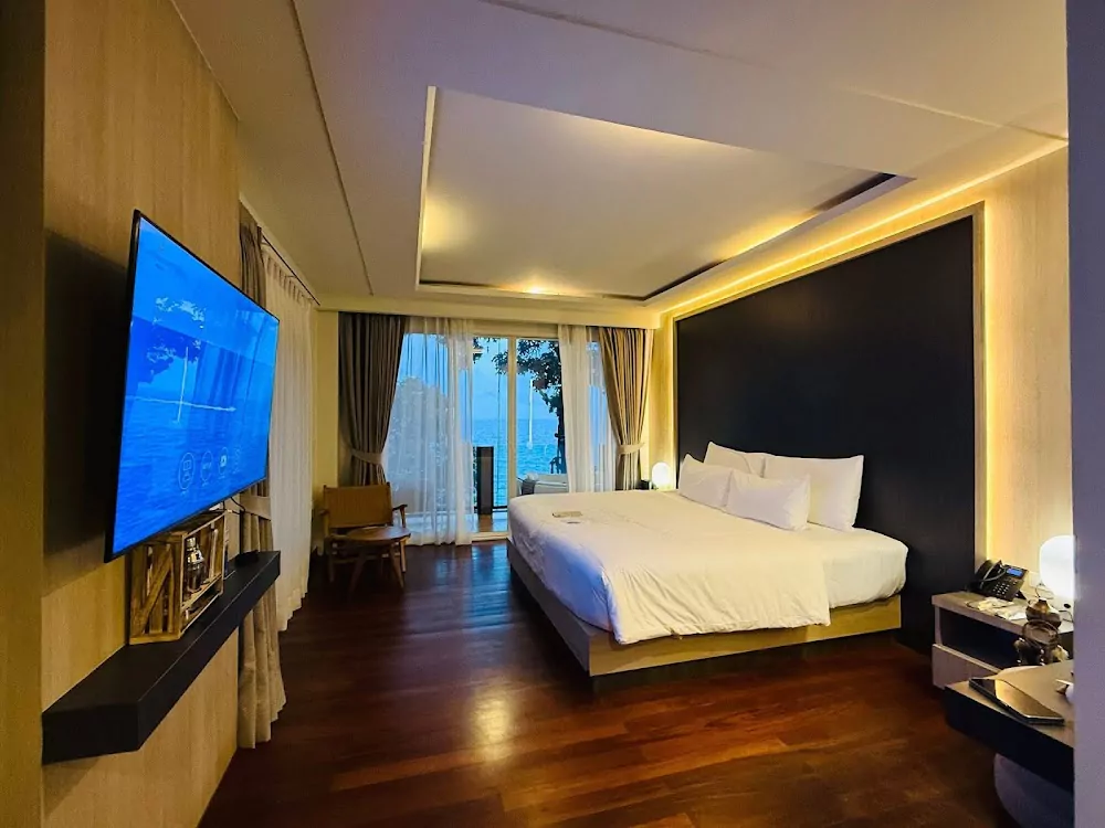 Karon, Anona Sunset Boutique route