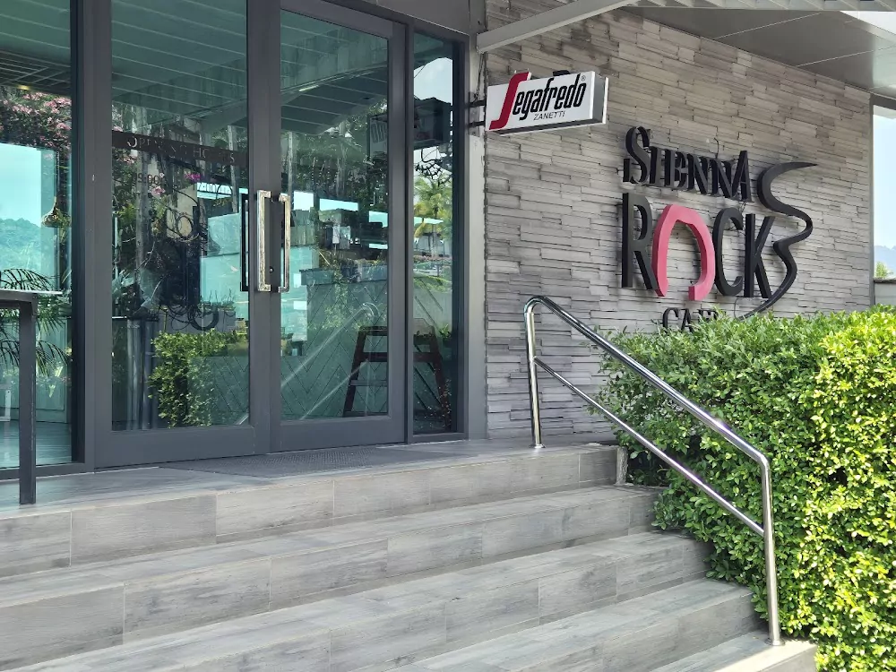 Камала, Cape Sienna Rocks Cafe где находится