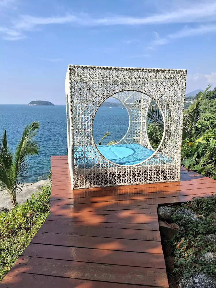 Kata, Rock Beach Swing find