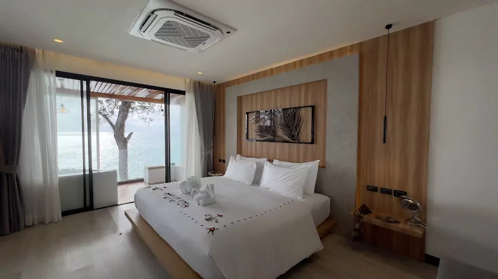 Karon, Anona Sunset Boutique location