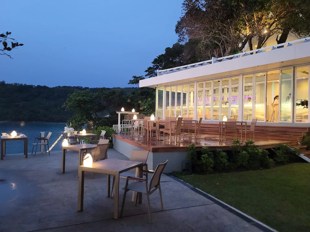 Карон, Cape Rock Cuisine добраться самостоятельно