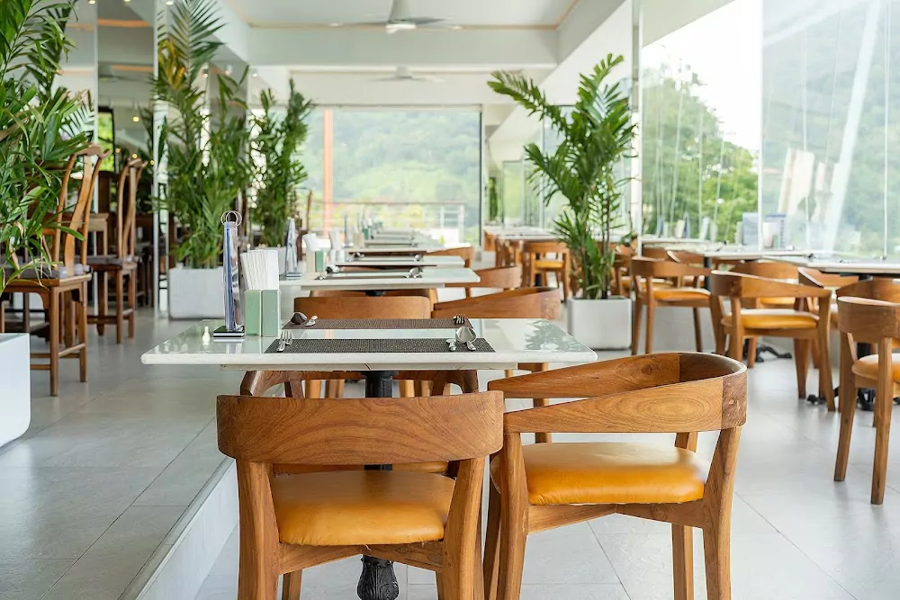 Патонг, IndoChine Waterfront Restaurant найти