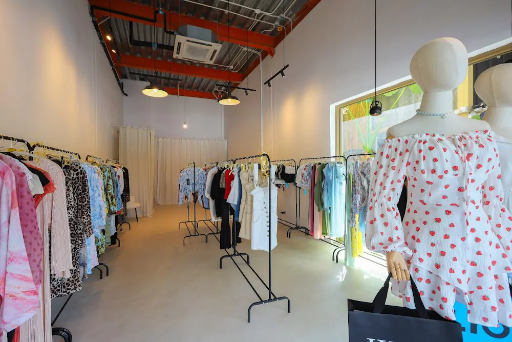 Bang Tao, Blue Tree Phuket working hours