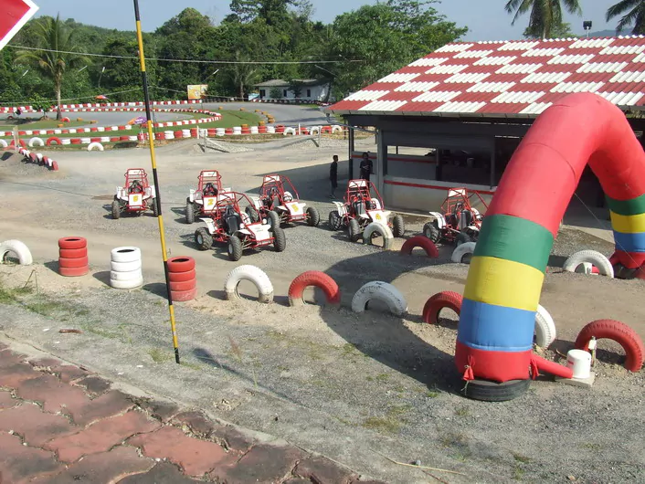 8BetbBuLMQg_E7Pb3dy3ROroeHIZueAw