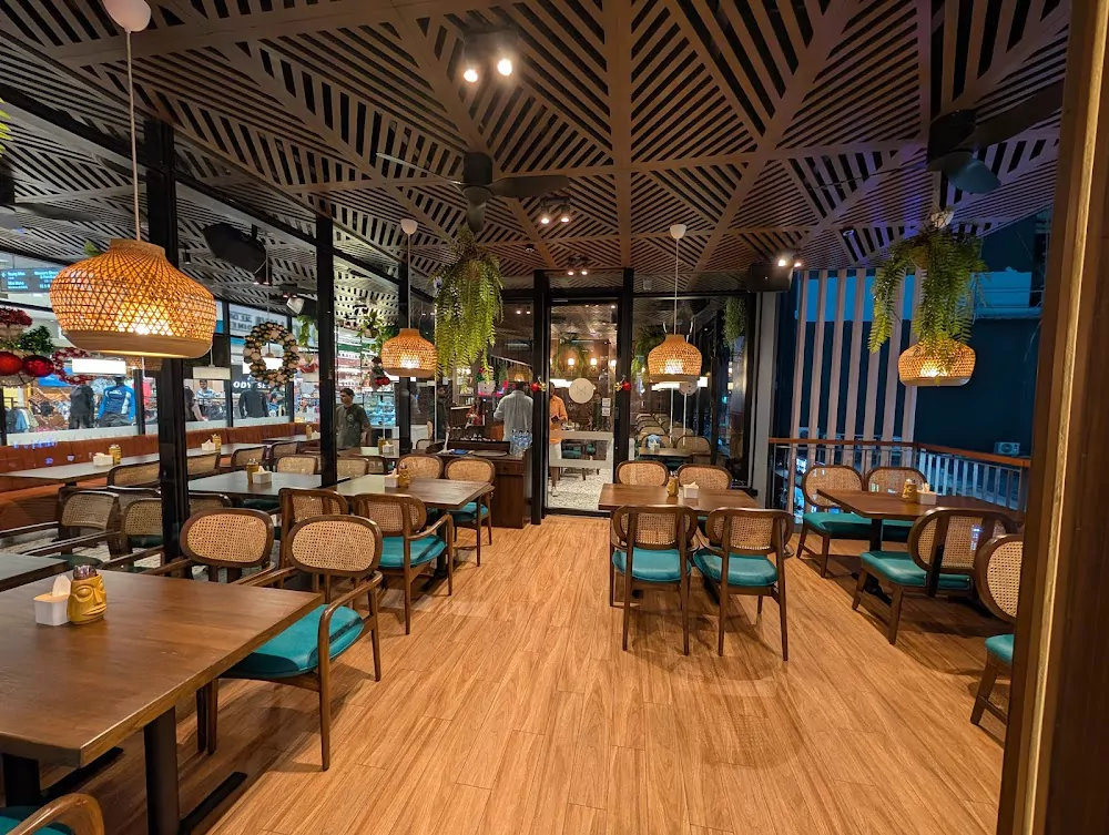 Patong, Coco Maya Cafe & Restaurant visit