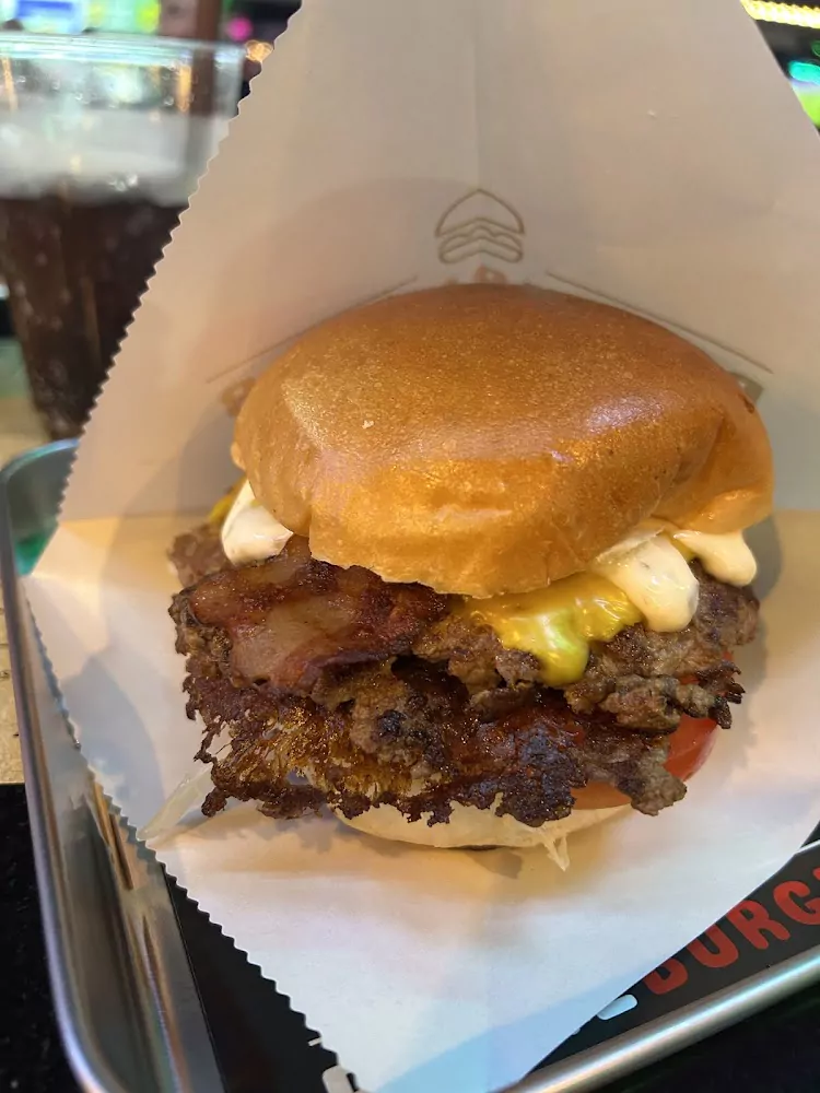 Patong, Prime Burger Bangla Road working hours