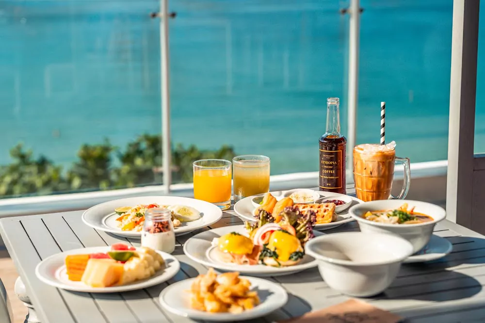 Nai Harn, Cosmo Restaurant directions