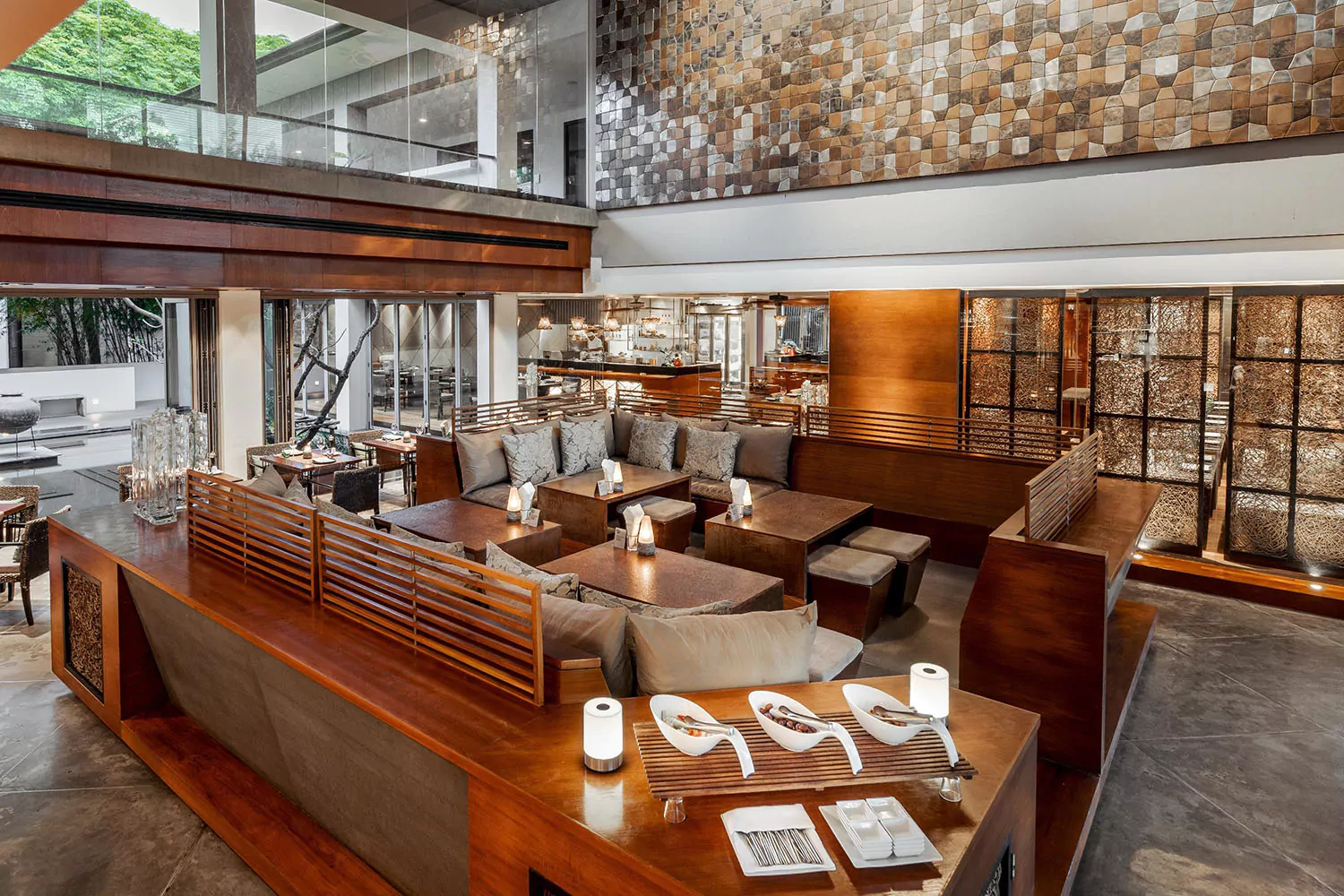 Surin, Oriental Spoon добраться самостоятельно