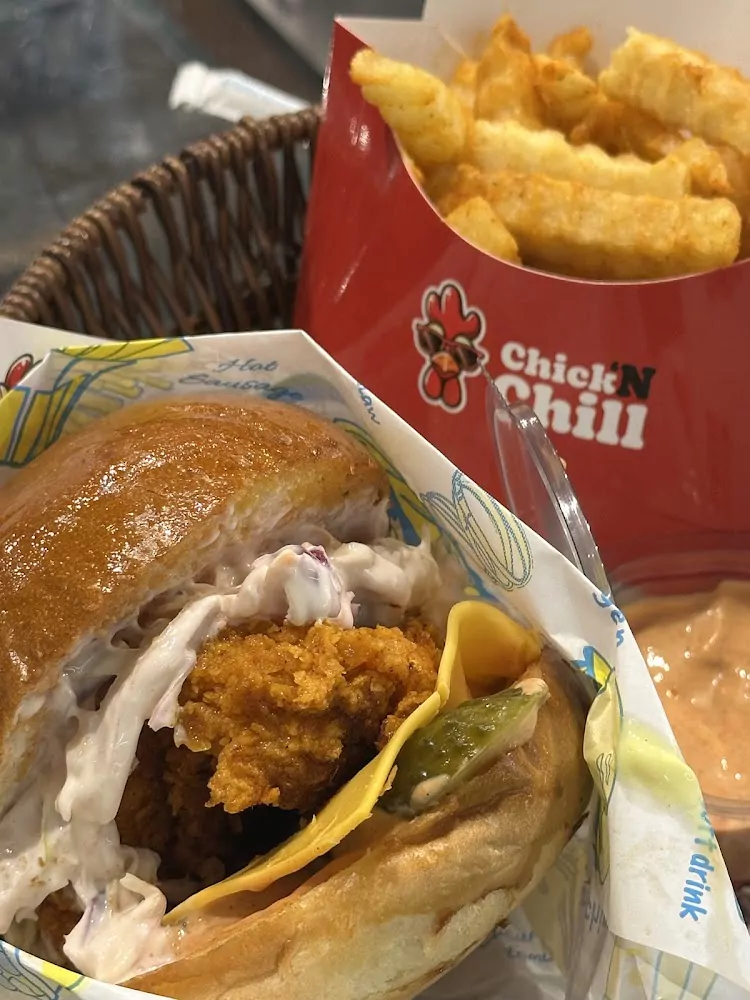 Patong, Chick’N Chill visit