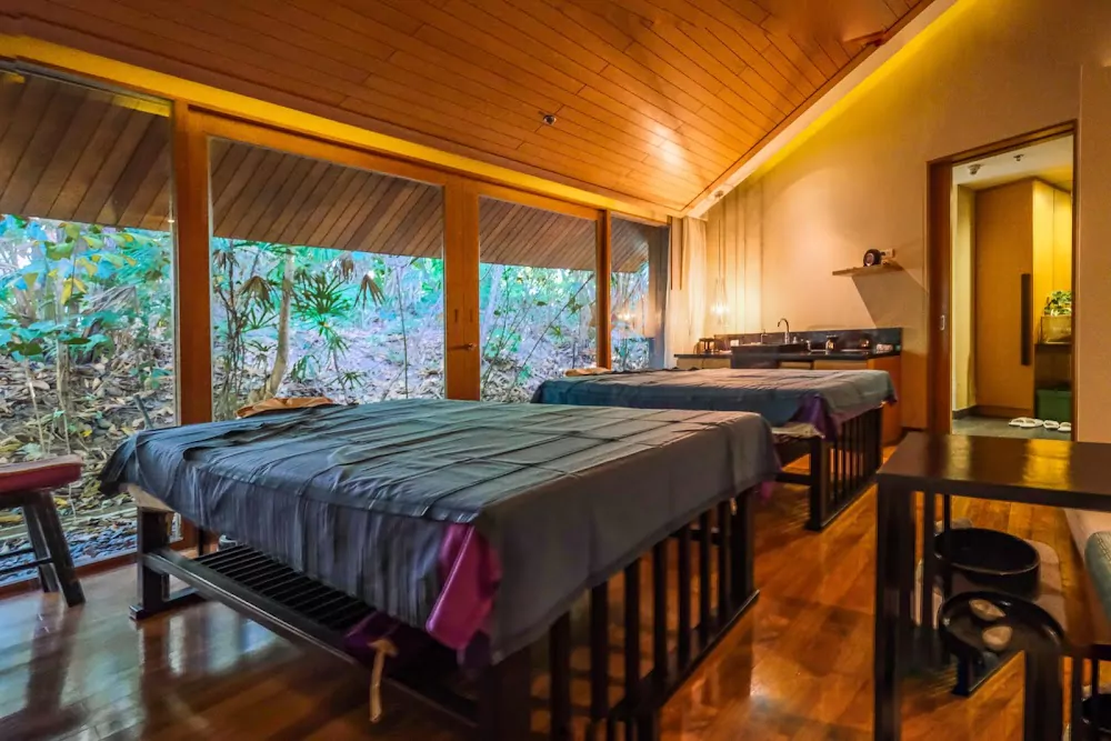 Май Кхао, Quan Spa how to get there