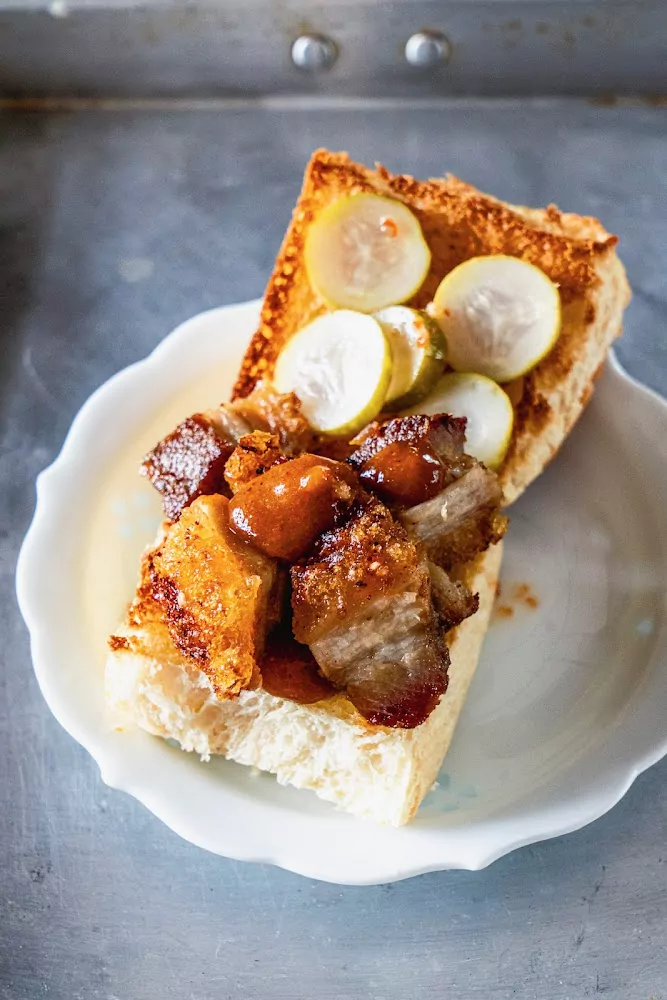 Phuket Town, WHITE ORANGE RED — WINE BAR how to get there