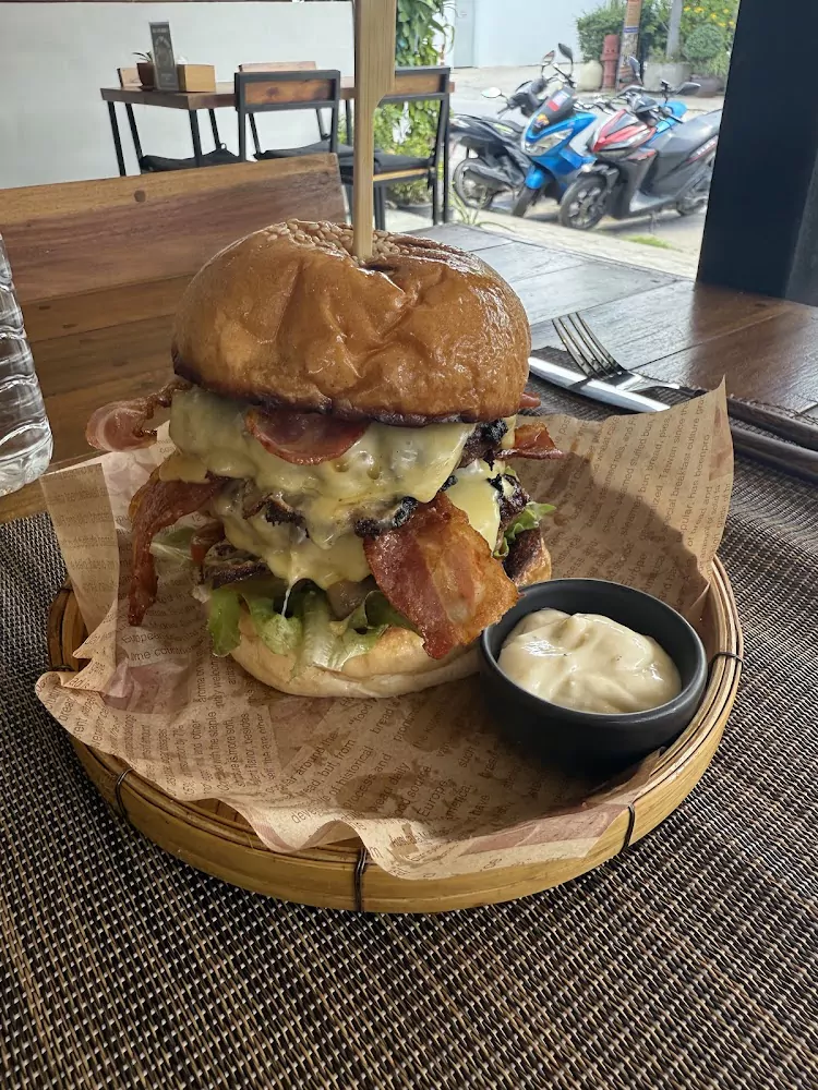 Kamala, Crash Bar & Restaurant exact address