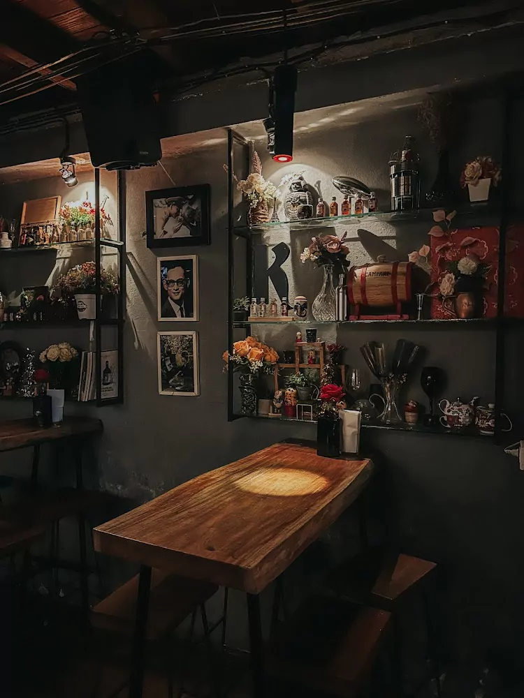 Phuket Town, Club No 43 explore